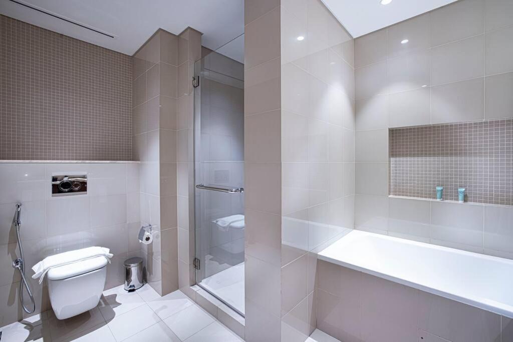 Magnificent Brand New Lux 3Br Burj & Fountain View Apartment Dubai Bagian luar foto