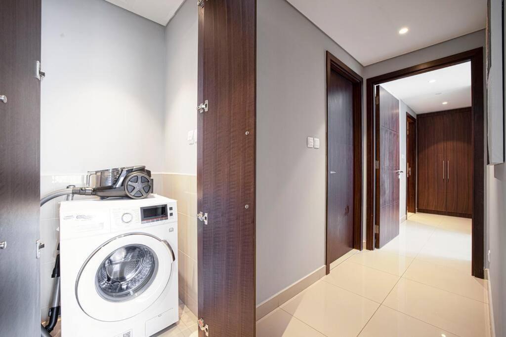 Magnificent Brand New Lux 3Br Burj & Fountain View Apartment Dubai Bagian luar foto