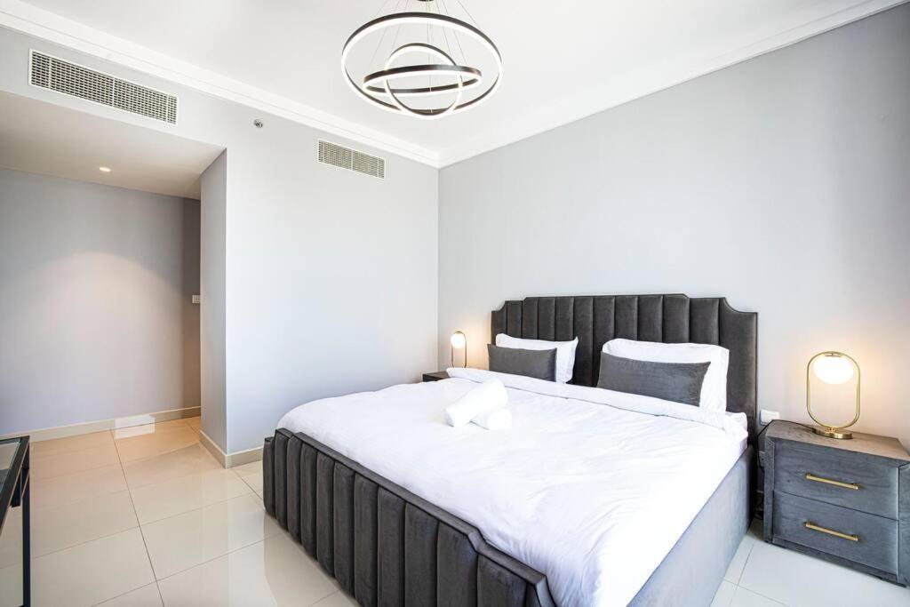 Magnificent Brand New Lux 3Br Burj & Fountain View Apartment Dubai Bagian luar foto
