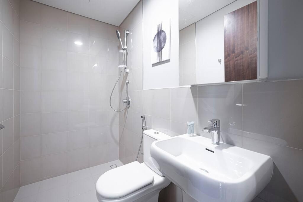 Magnificent Brand New Lux 3Br Burj & Fountain View Apartment Dubai Bagian luar foto